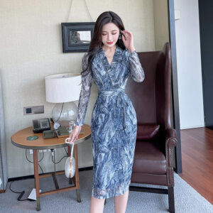 Women's V-Neck Long Sleeve Neck Waist Slim Midi Dress